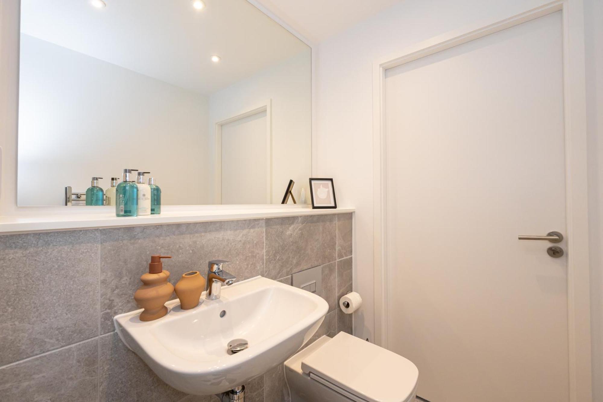 Pet Friendly 2Br Near Station By Asquare Letting Apartment Manchester Luaran gambar